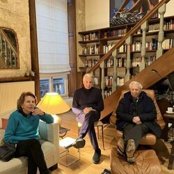 Mario Vargas Llosa y Patricia Llosa en París con su hijo Álvaro
