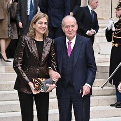 El Rey Juan Carlos, del brazo de la Infanta Cristina en la Academia Francesa