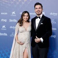 Javier Castillo y Verónica Díaz en la alfombra roja de los Goya 2023