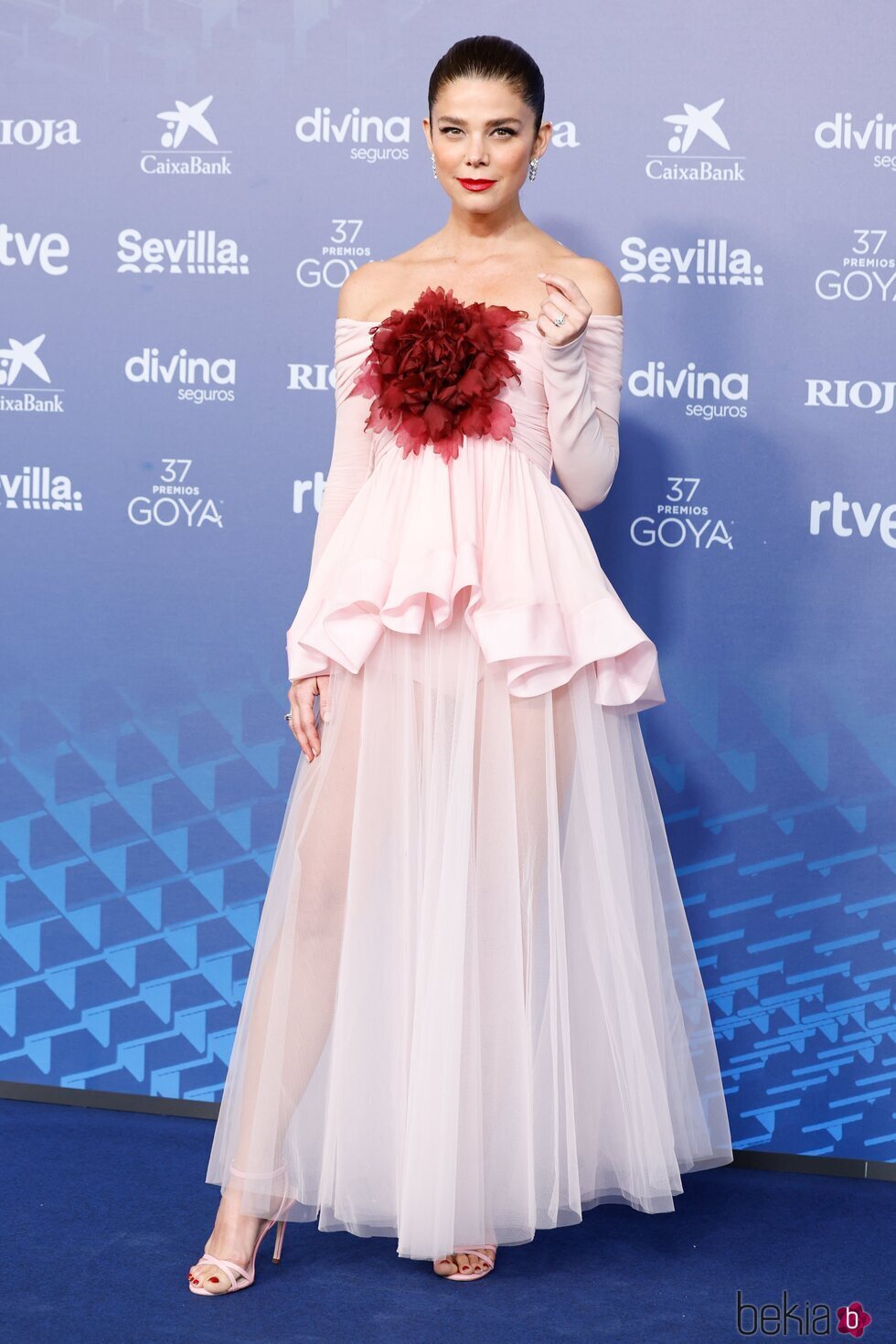 Juana Acosta en la alfombra roja de los Goya 2023
