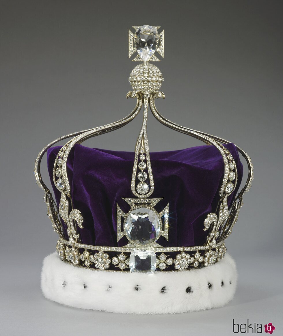 La corona elegida por la Reina Camilla, pieza que perteneció a María de Teck