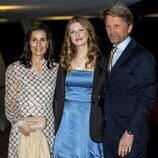 El Príncipe Pieter-Christiaan y la Princesa Anita y su hija Emma van Vollenhoven en el 80 cumpleaños de Margarita de Holanda