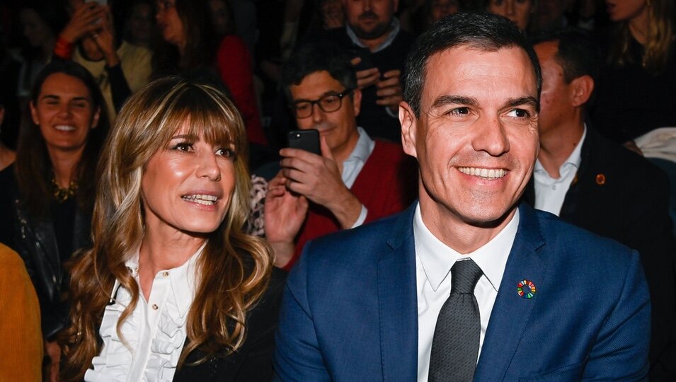 Pedro Sánchez y Begoña Gómez en el front row del desfile de Teresa Helbig