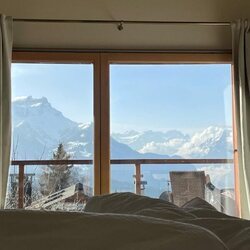Las vistas de Nikolai de Dinamarca desde su cama durante sus vacaciones en la nieve
