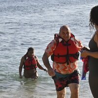 Ginés Corregüela llegando a la playa la primera gala de 'Supervivientes 2023'