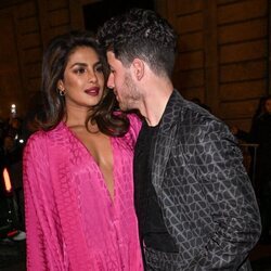 Nick Jonas y Priyanka Chopra en la Semana de la Moda de París 2023