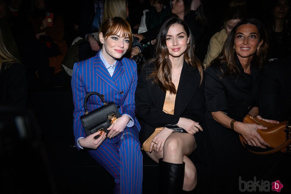Emma Stone y Ana de Armas en la Semana de la Moda de París 2023