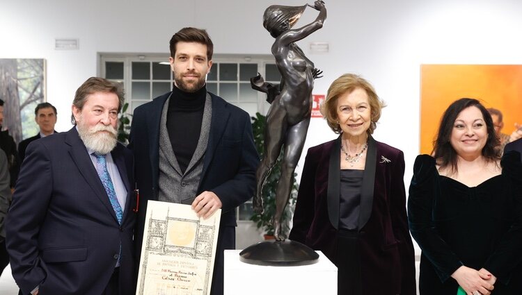 La Reina Sofía y César Orrico, ganador del Premio Reina Sofía de Pintura y Escultura