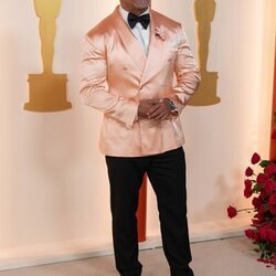 Dwayne Johnson en la alfombra roja de los Premios Oscar 2023