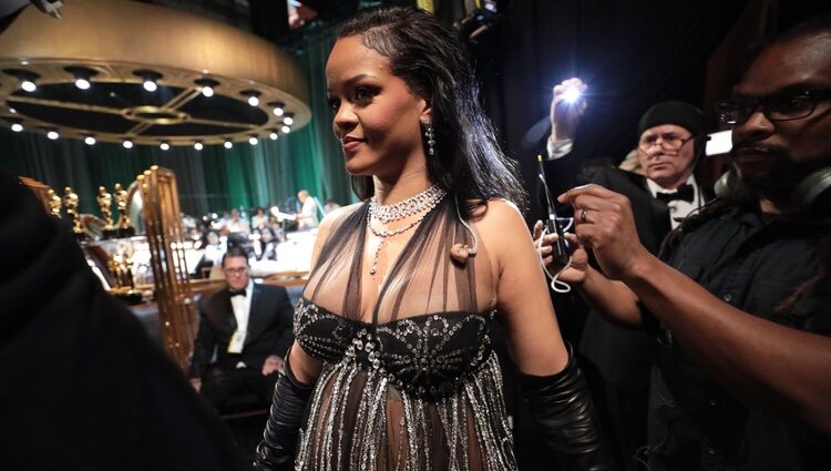 Rihanna tras actuar en la gala de los Premios Oscar 2023