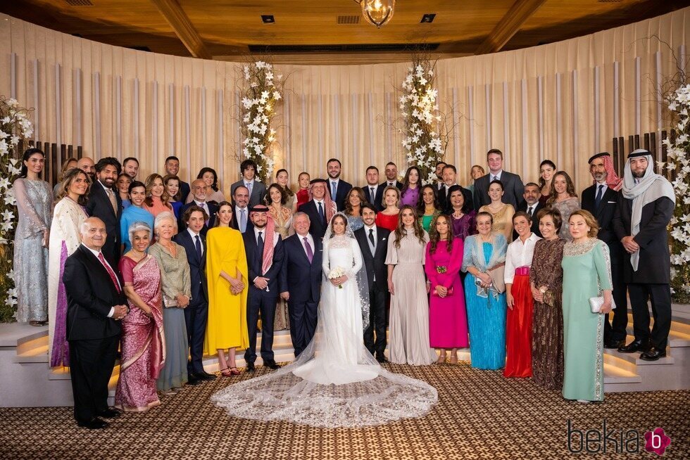 Iman de Jordania y Jameel Alexander Thermiotis con los invitados a su boda