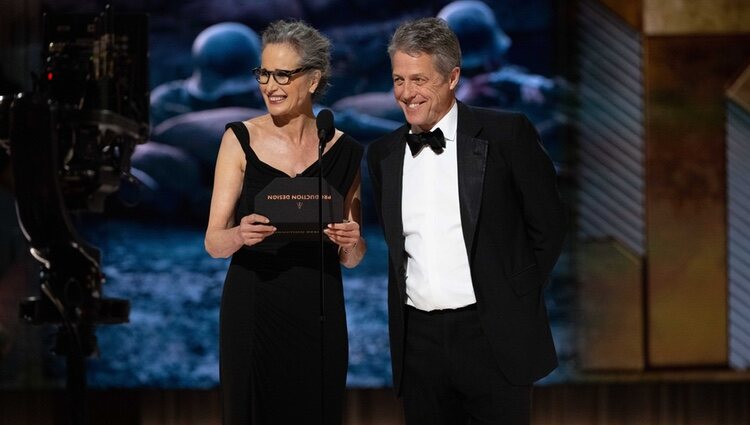 El reencuentro de Andie MacDowell y Hugh Grant en los Premios Oscar 2023