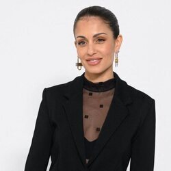 Hiba Abouk en un evento de Givenchy en la Semana de la Moda de París 2023
