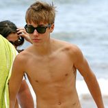 Justin Bieber sin camiseta