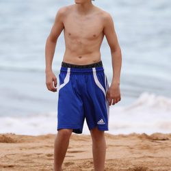 Justin Bieber de pequeño sin camiseta
