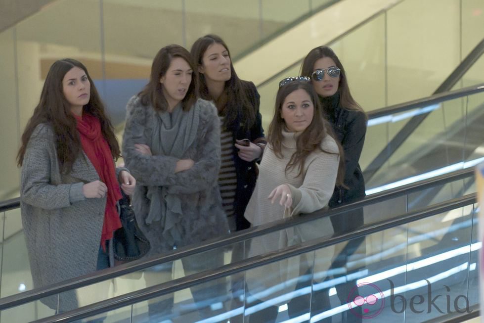 Sara Carbonero con sus amigas