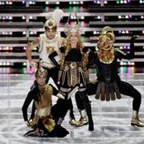 Madonna durante su concierto en la Super Bowl 2012