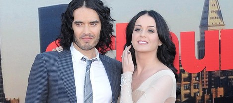 Katy Perry y Russell Brand en un estreno de cine