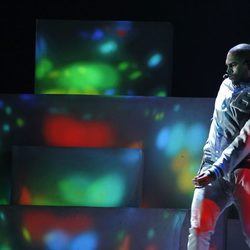 Chris Brown actuando en los Grammy 2012