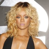 La cantante Rihanna en los Grammy 2012