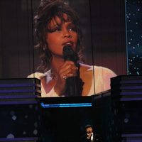 Homenaje a Whitney Houston durante los Grammy 2012