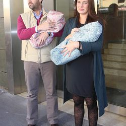Alejandra Osborne abandona el hospital con sus hijos