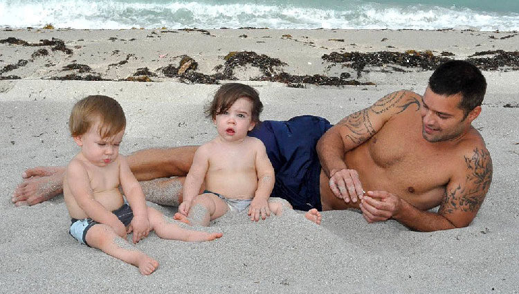 Ricky Martin con sus hijos gemelos Matteo y Valentino