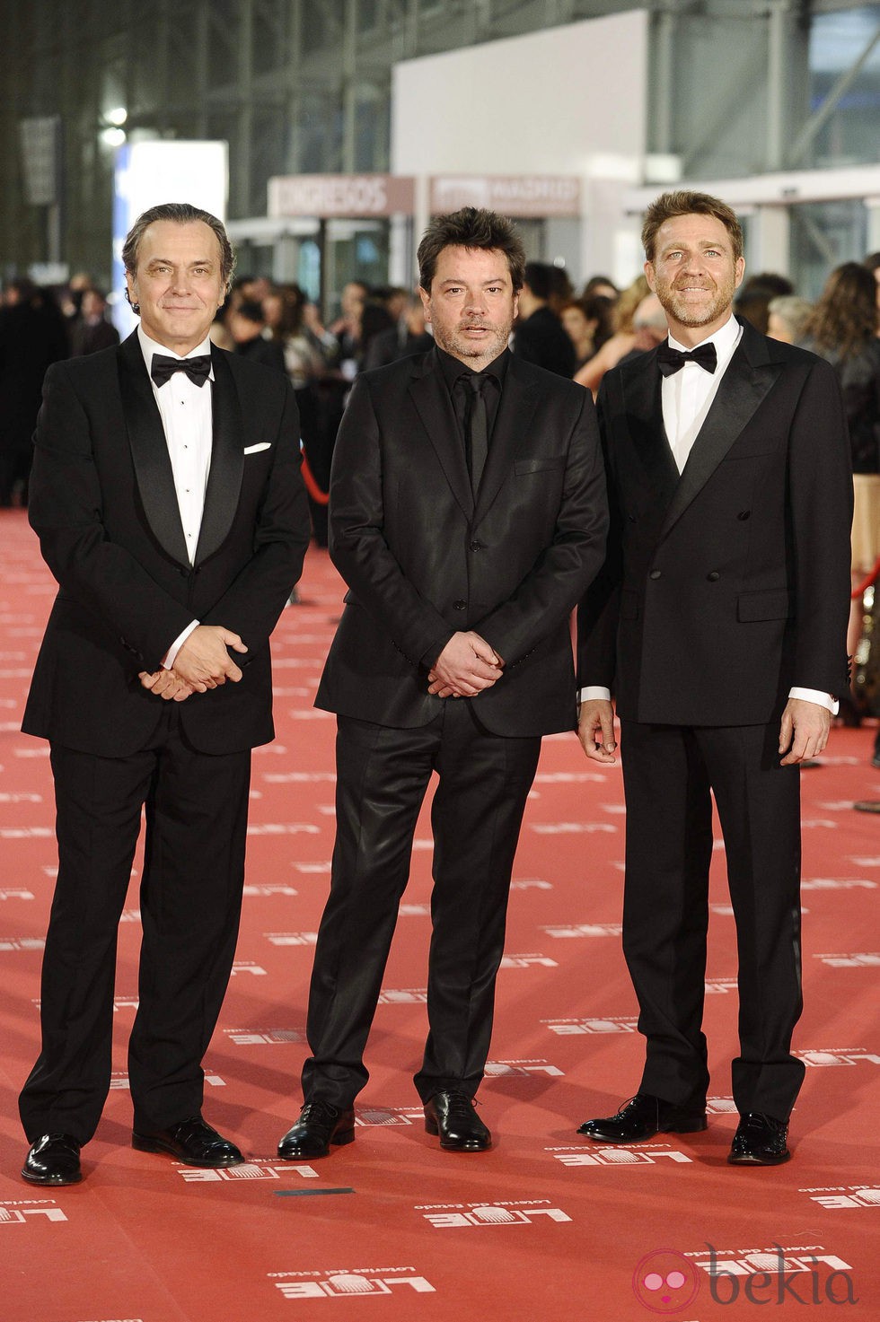 José Coronado, Enrique Urbizu y Juanjo Artero en la alfombra roja de los Goya 2012