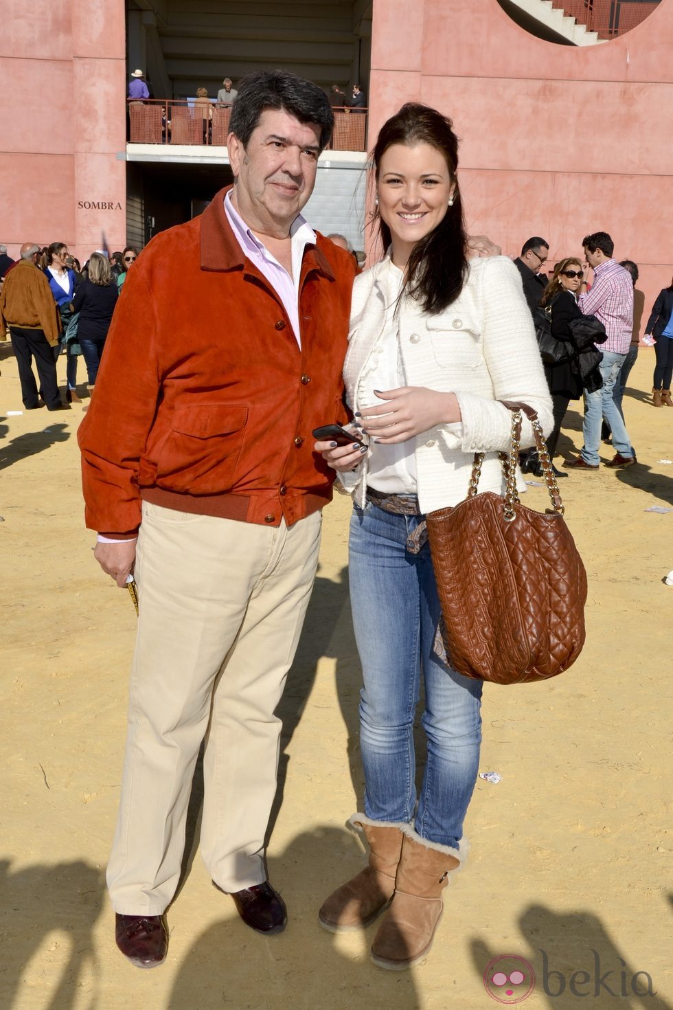 María Jesús Ruiz con su novio en una corrida de toros celebrada en Utrera