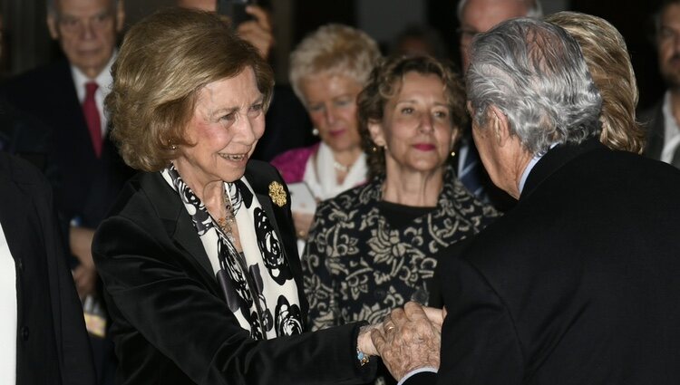 La Reina Sofía asiste al concierto anual de Pascua en Mallorca y saluda a algunas autoridades