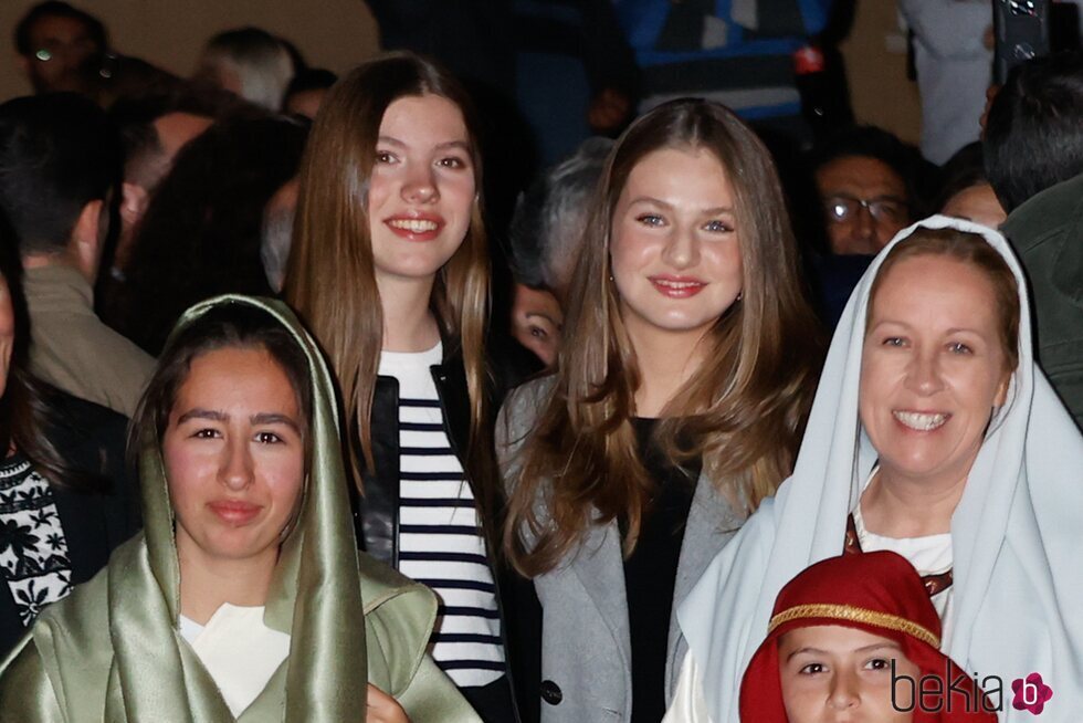 La Princesa Leonor y la Infanta Sofía en la Semana Santa de Chinchón