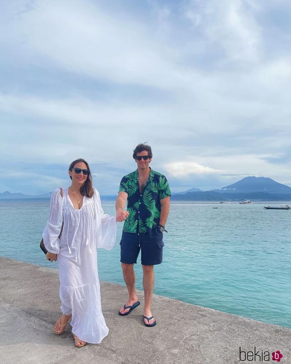Tamara Falcó e Íñigo Onieva, agarrados de la mano en Bali