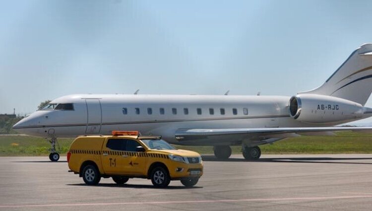 El avión con el que el Rey Juan Carlos aterrizó en el aeropuerto de Vigo