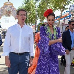 Eva González con Núñez Feijóo en la Feria de Abril de Mairena de Alcor 2023