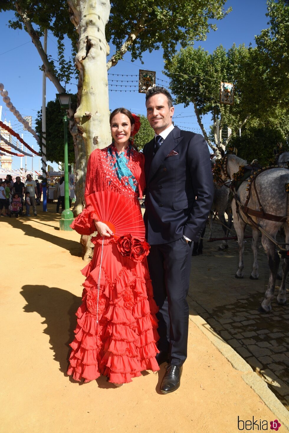 Jessica Bueno con Pablo Marqués en la Feria de Abril de Sevilla 2023