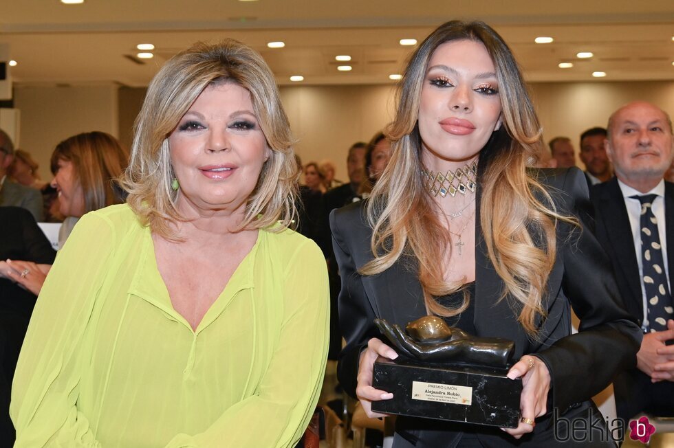 Terelu Campos y Alejandra Rubio en los Premios Naranja y Limón