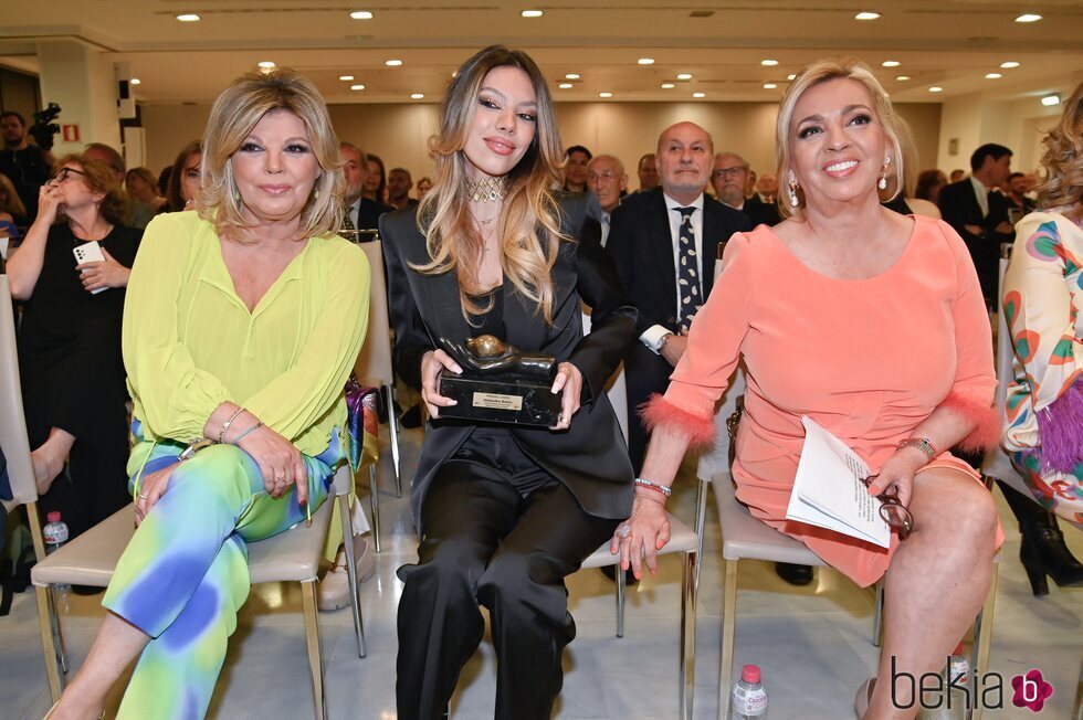 Terelu Campos, Alejandra Rubio y Carmen Borrego en los Premios Naranja y Limón