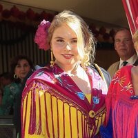 Amalia de Holanda, vestida de flamenca en la Feria de Abril de Sevilla