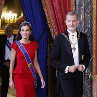 Los Reyes Felipe y Letizia en la cena de gala al Presidente de Colombia, Gustavo Petro