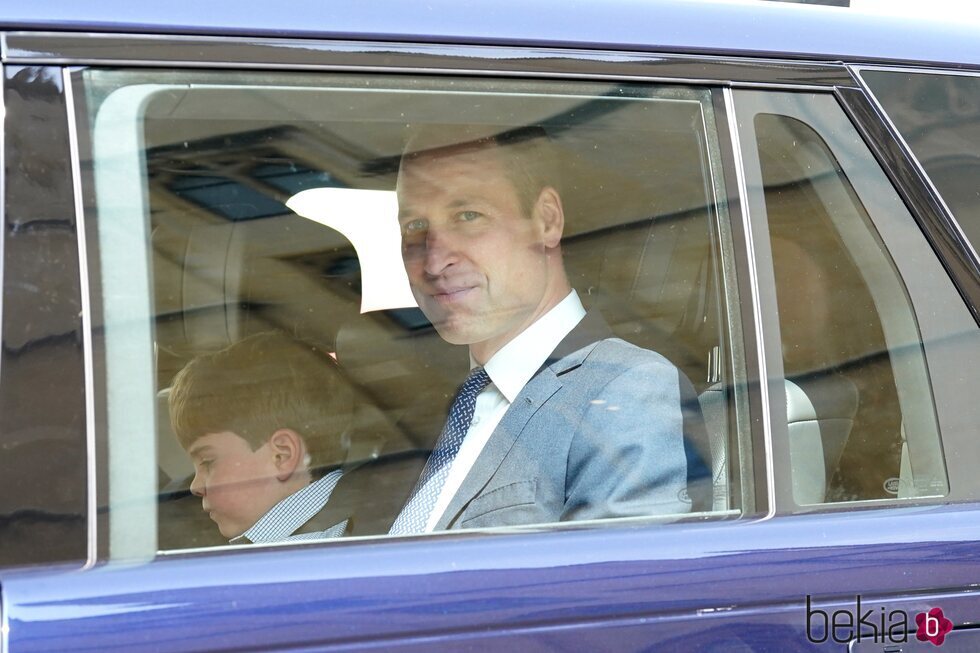 El Príncipe Guillermo y el Príncipe Louis tras los ensayos de la coronación