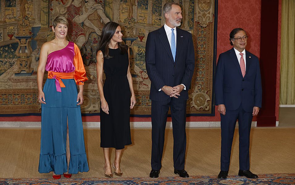 Los Reyes Felipe y Letizia y Gustavo Petro y Verónica Alcocer en la recepción del Presidente de Colombia a los Reyes de España