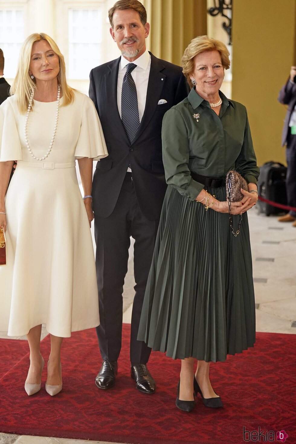 Ana María de Grecia y Pablo y Marie Chantal de Grecia en la recepción previa a la coronación de Carlos III