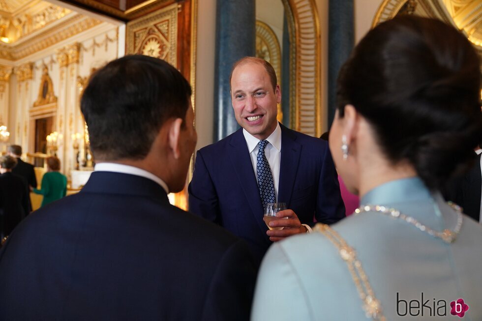 El Príncipe Guillermo y los Reyes de Tailandia en la recepción previa a la coronación de Carlos III