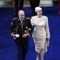 Alberto y Charlene de Mónaco en la Coronación de Carlos III
