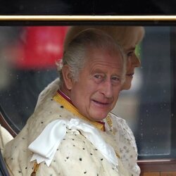 El Rey Carlos III llegando a la Coronación