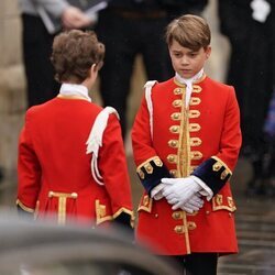 El Príncipe George en la Coronación de Carlos III