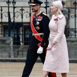 Haakon y Mette-Marit de Noruega en la Coronación de Carlos III