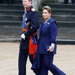 La Gran Duquesa María Teresa de Luxemburgo y Enrique de Luxemburgo en la Coronación de Carlos III