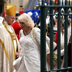 La Reina Camilla entra en la Abadía de Westminster para la Coronación