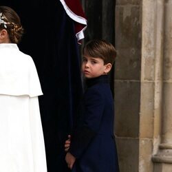 Louis de Cambridge entrando a la Coronación de Carlos III